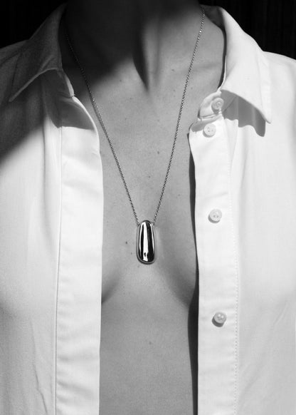 Vera Pendant